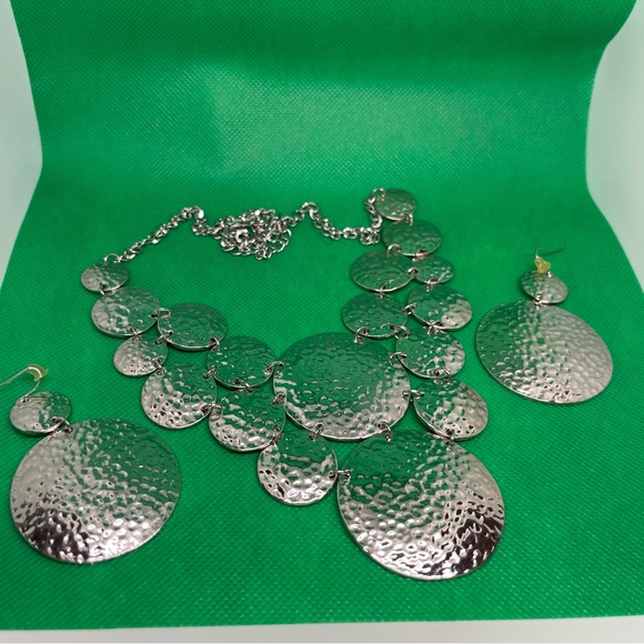 Necklace with matching earrings - Picture 4 of 5